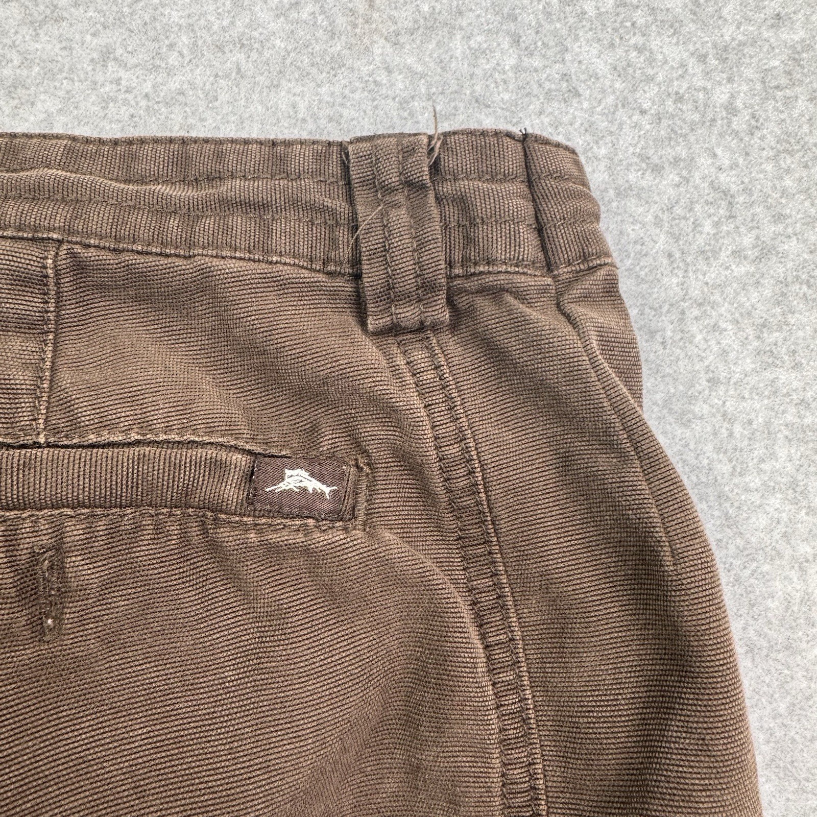 Tommy Bahama Shorts Men 33 Brown Cargo Relax Cotton Casual Travel Beach Vacation