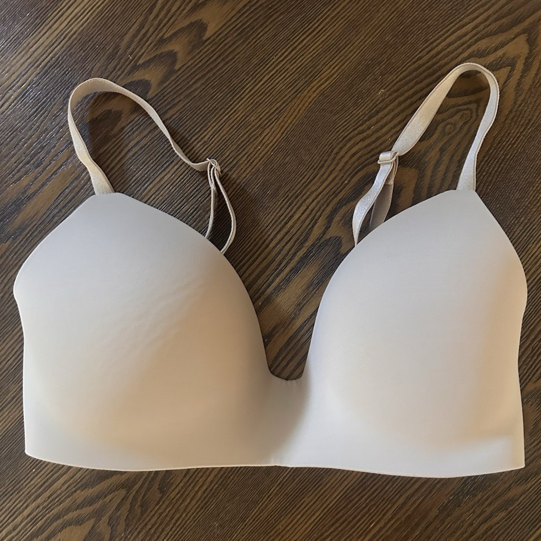 Victoria’s Secret PINK Wireless T-Shirt Bra Beige Solid Hook & Eye 32DD