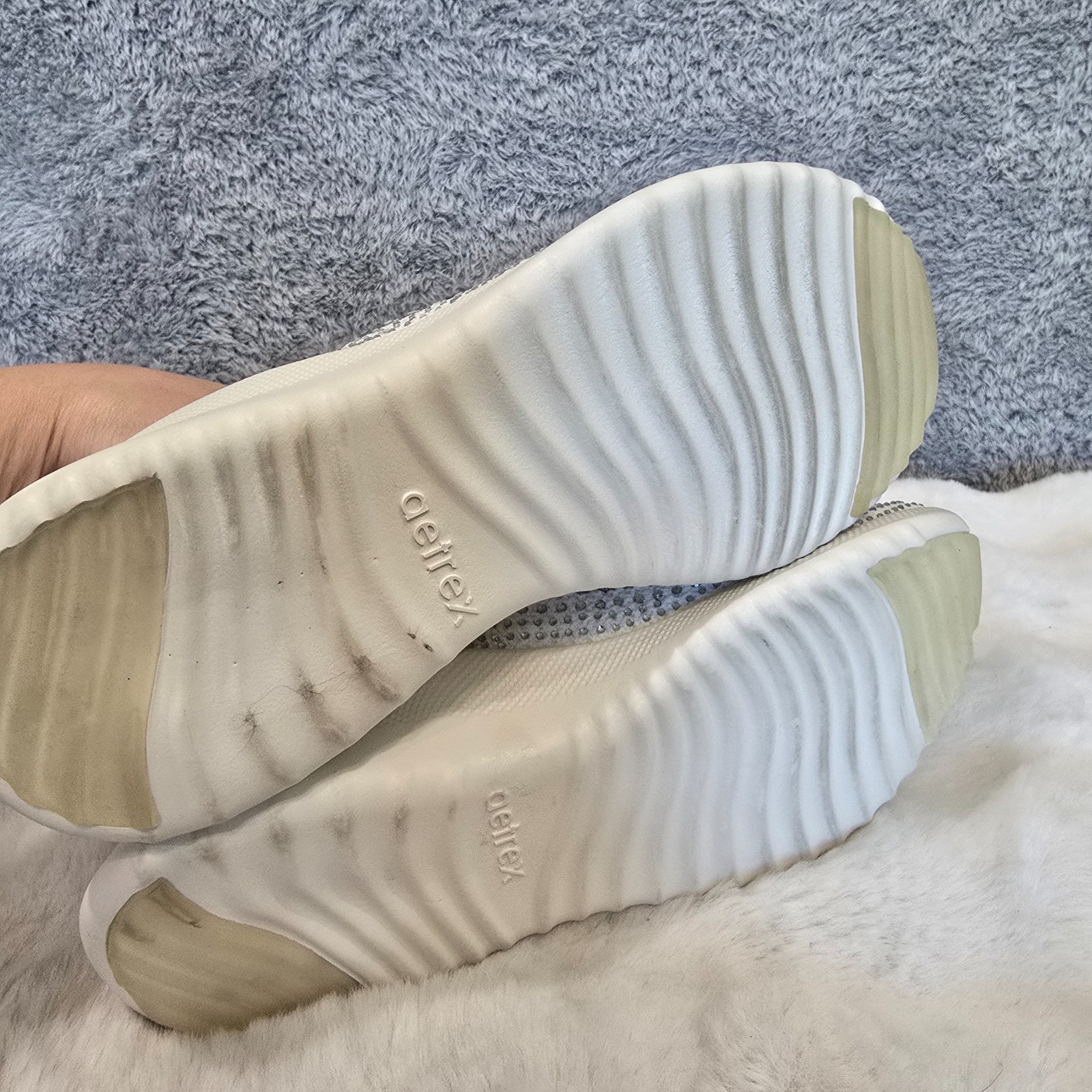 Aetrex Carly Arch Support Sneaker White Sparkle Women’s Size 37 or US 7 *NOTES