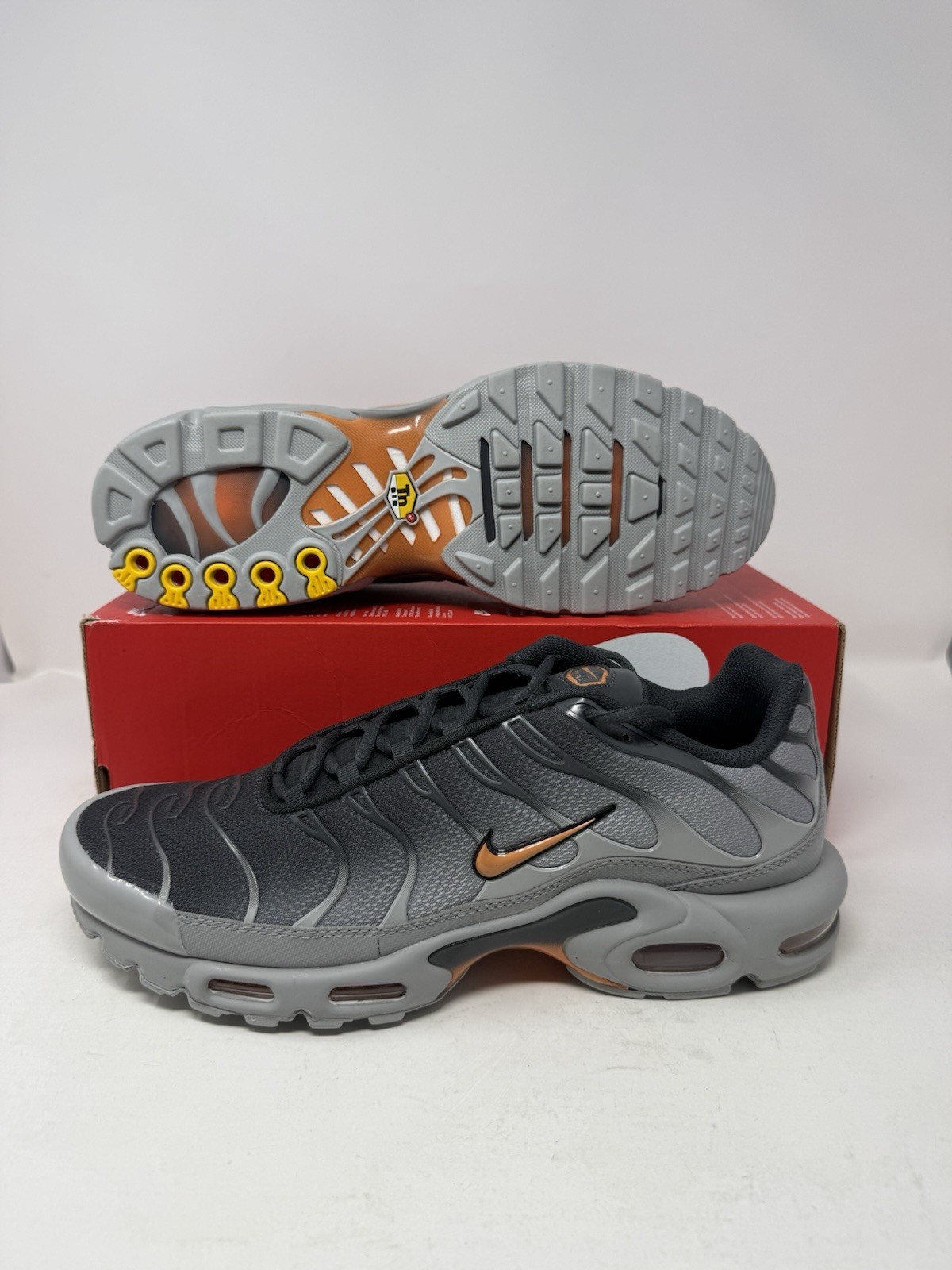 Nike Air Max Plus Light Smoke Grey Orange Running Sneakers DM0032-037 Mens Sizes