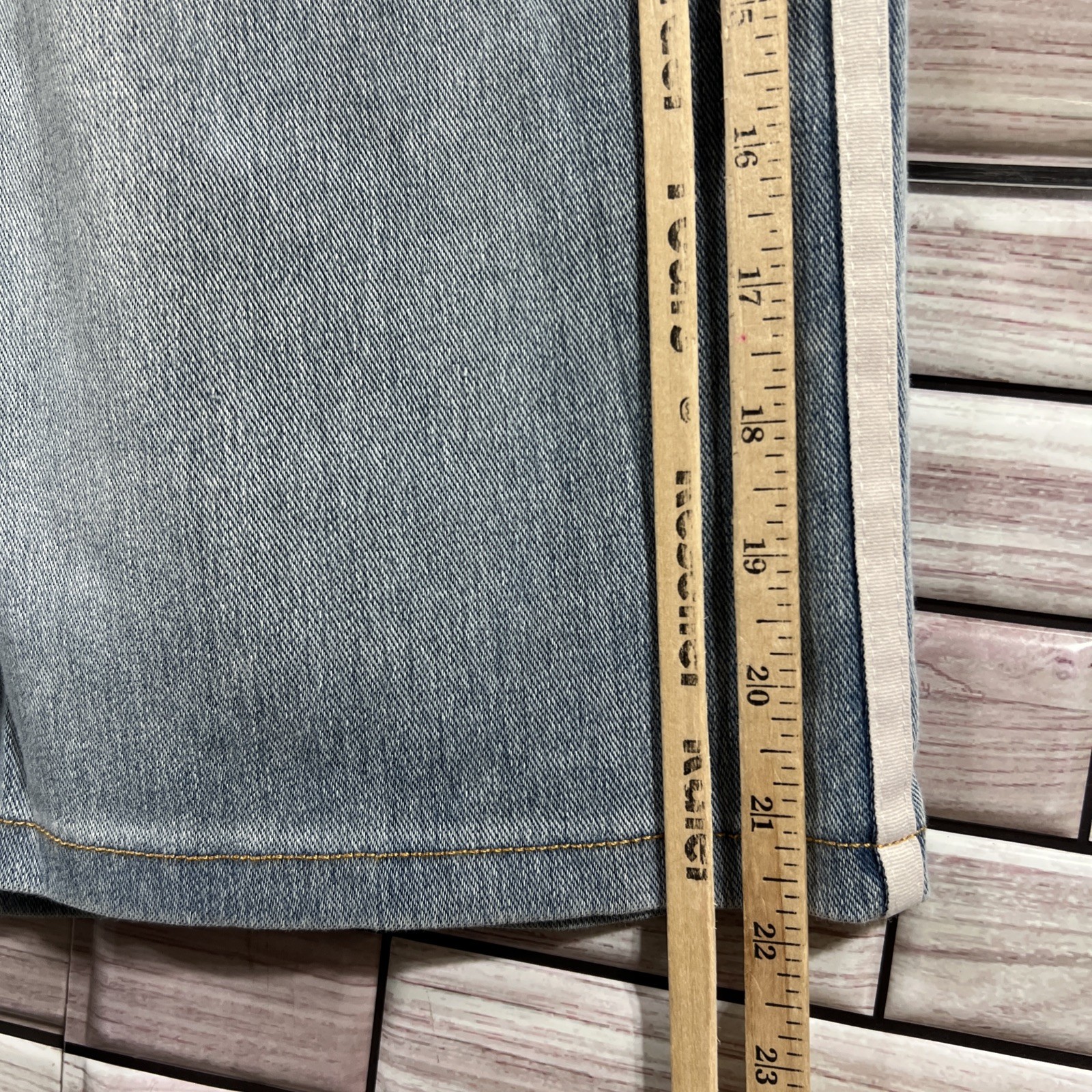 Halara womens L 12/14 shortsHigh Waisted Relaxed Denim Bermuda Malbu Blue NWT