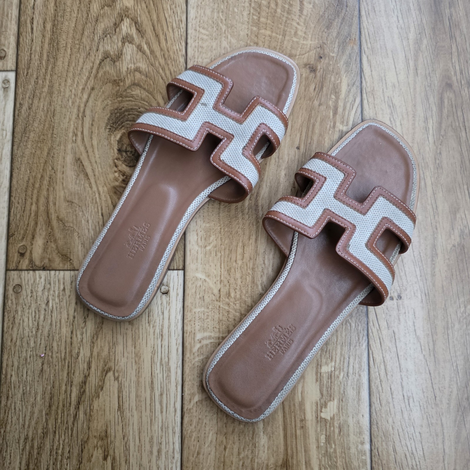 HERMES ORAN LEATHER FLAT SANDALS SLIDES SIZE 39 EU, 8.5 US, 6 UK