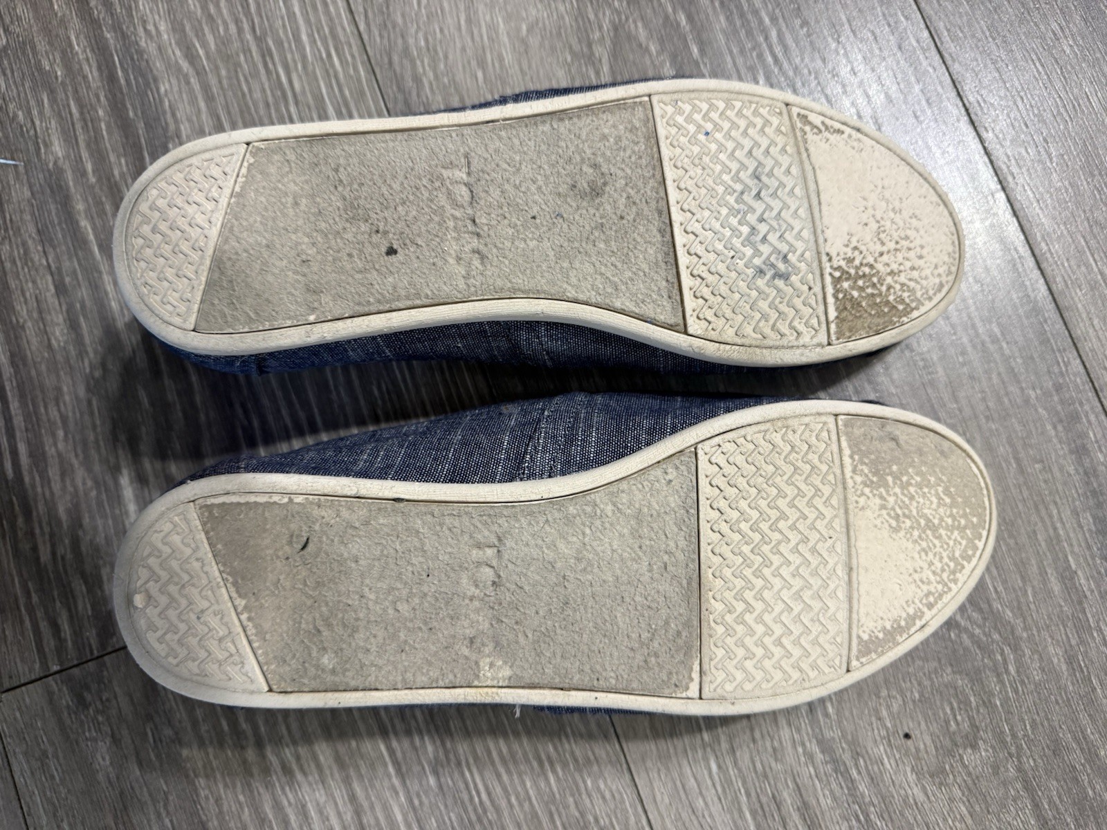 TOMS Blue Slip-On Canvas Flats Lightweight Closed Toe Rubber Sole Casual Women 8