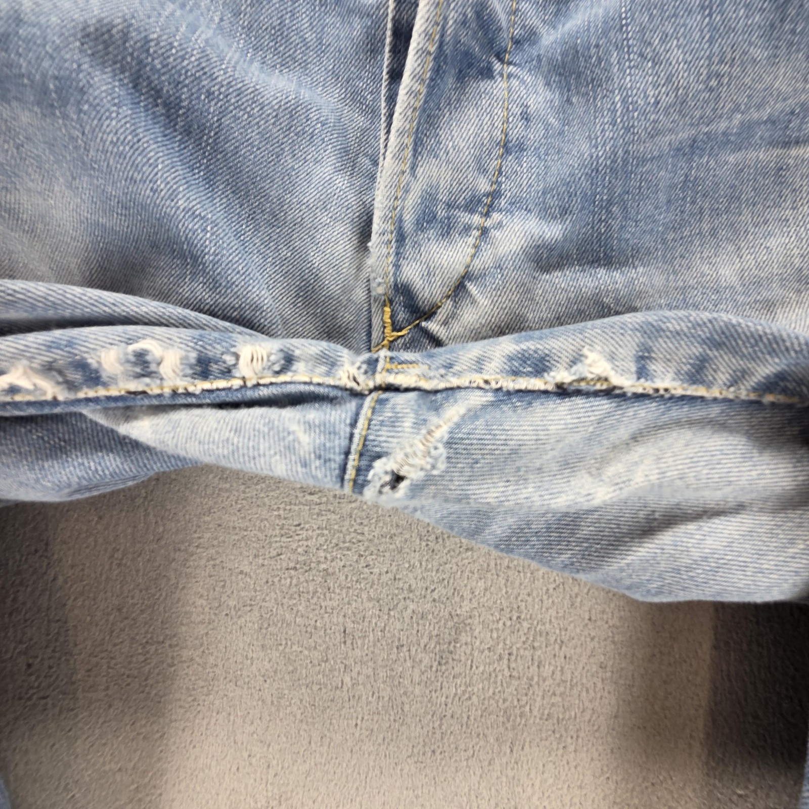 Vintage Levis Engineered Jeans Mens Blue Twisted Flap Pocket Fits 28×30