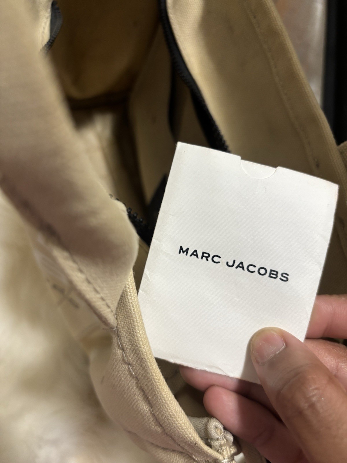 Marc Jacobs The Tote Bag Medium Beige Zip Tote w/ Logo & Inner Pockets