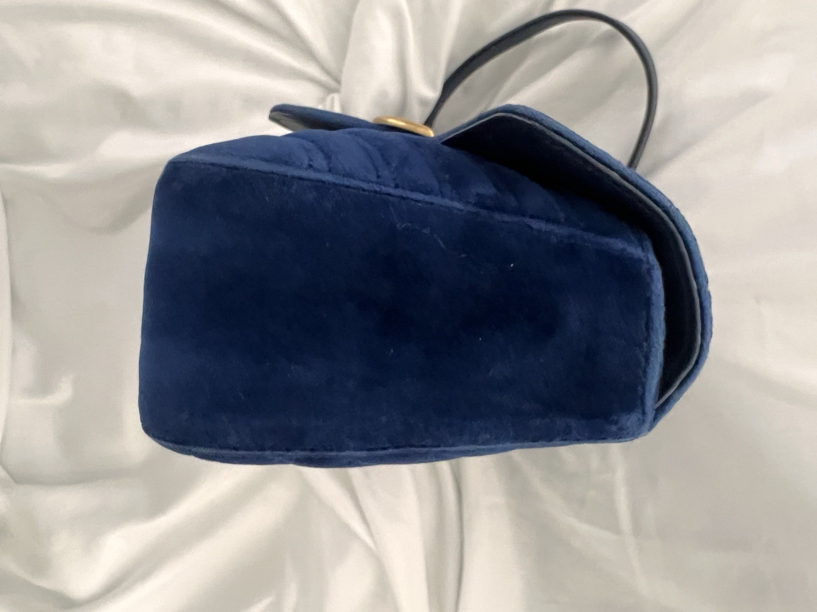 Gucci GG Marmont Shoulder Bag Medium Blue Velvet