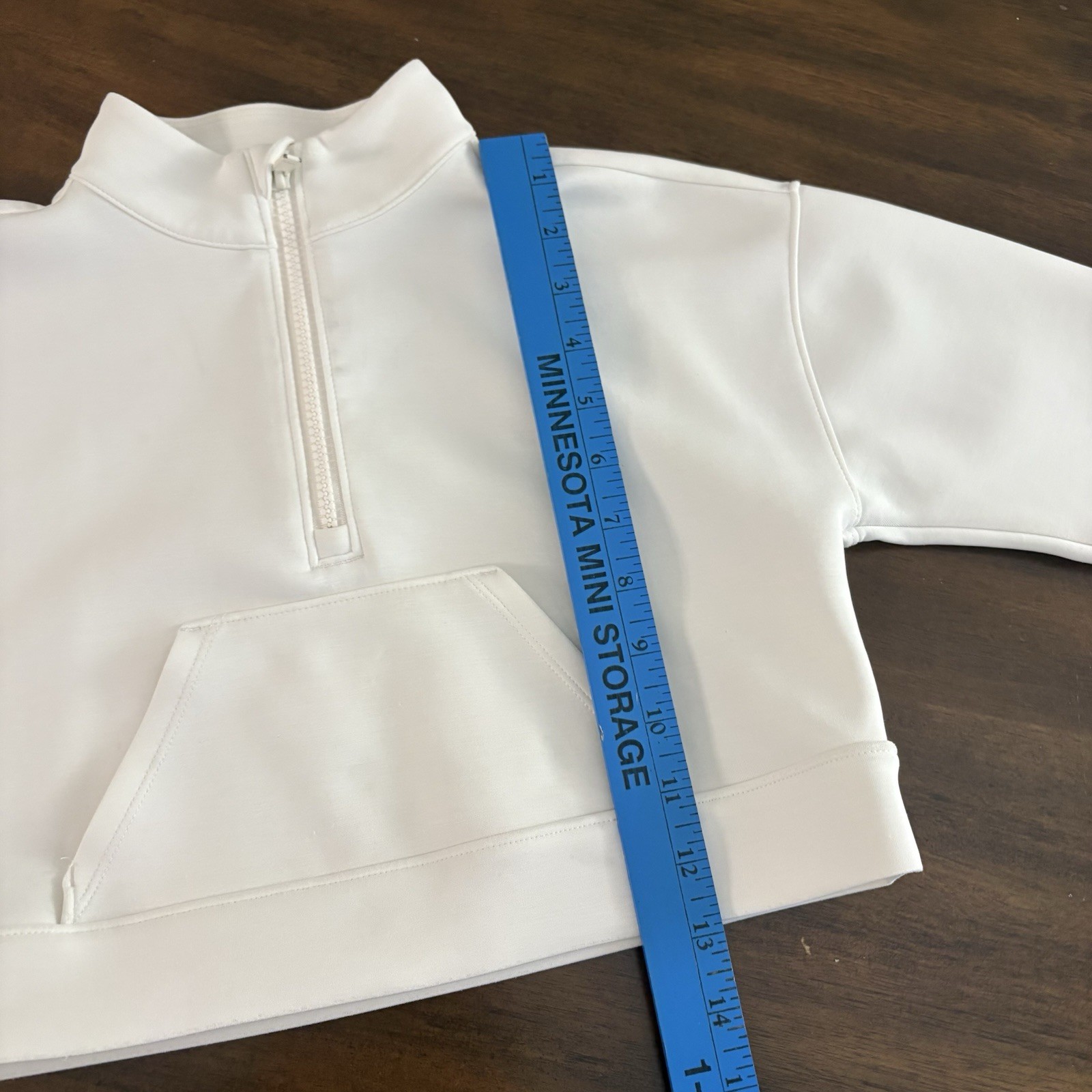 All In Motion Girls Small 6/7 White Long Sleeve Cropped Sweatshirt Stains D6