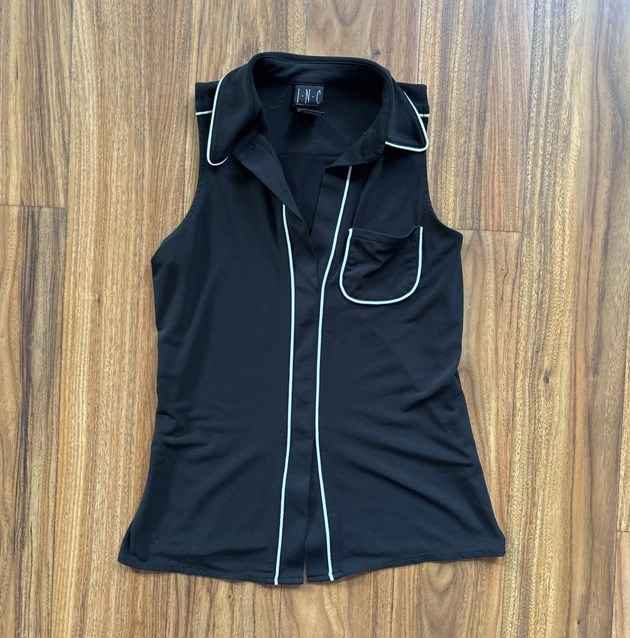 I.N.C Black Sleeveless Collared Button Blouse White Piping Women’s S