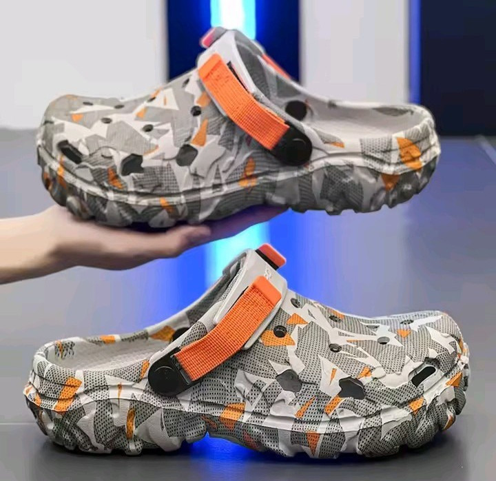 Unisex Camo EVA Foam Clogs Slip On Garden Shoes Non Slip Beach Shower Sandals