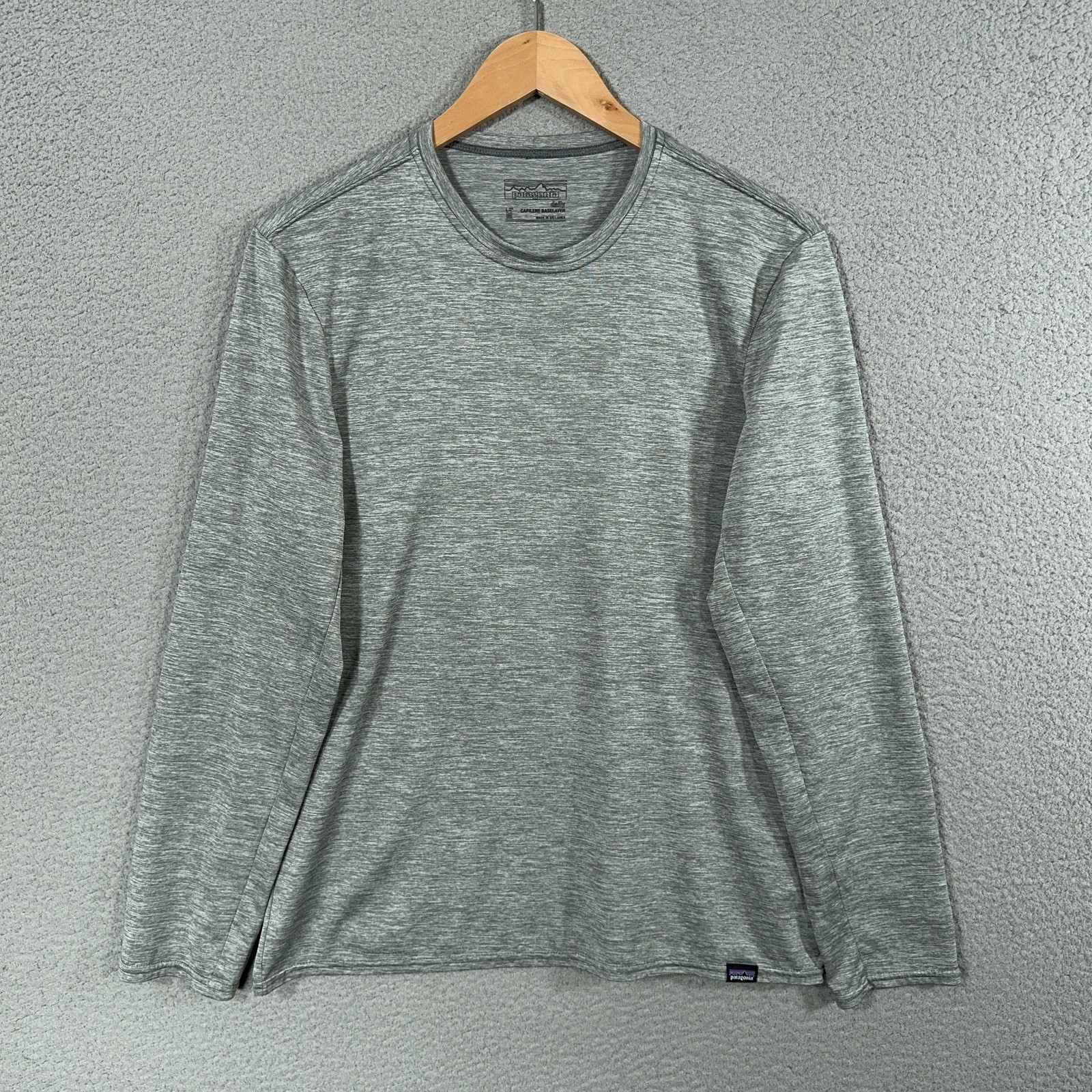 Patagonia Capilene Baselayer Shirt Mens M Daily Gray Long Sleeve Performance Tee