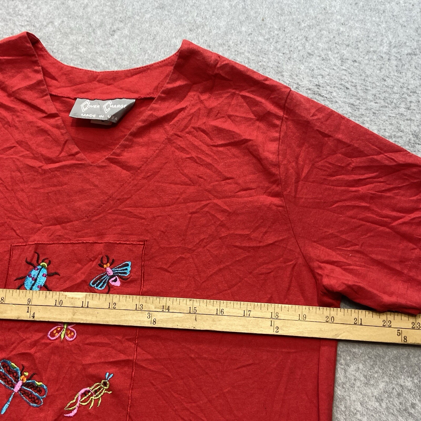Vintage Woman’s Embroidered Flying Insects Red TShirt Size L Made In USA