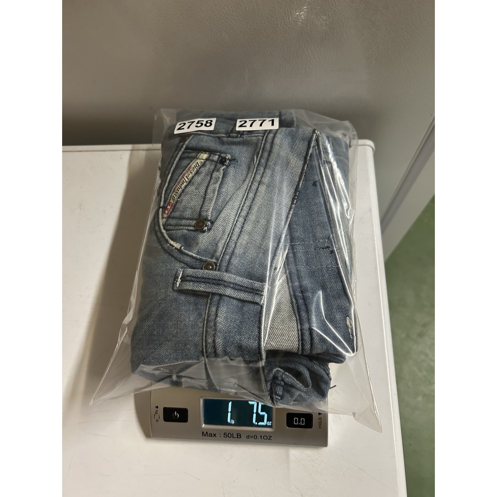 Diesel Larkee Straight Leg Regular Fit Medium Wash Distressed Jeans Size 30×32