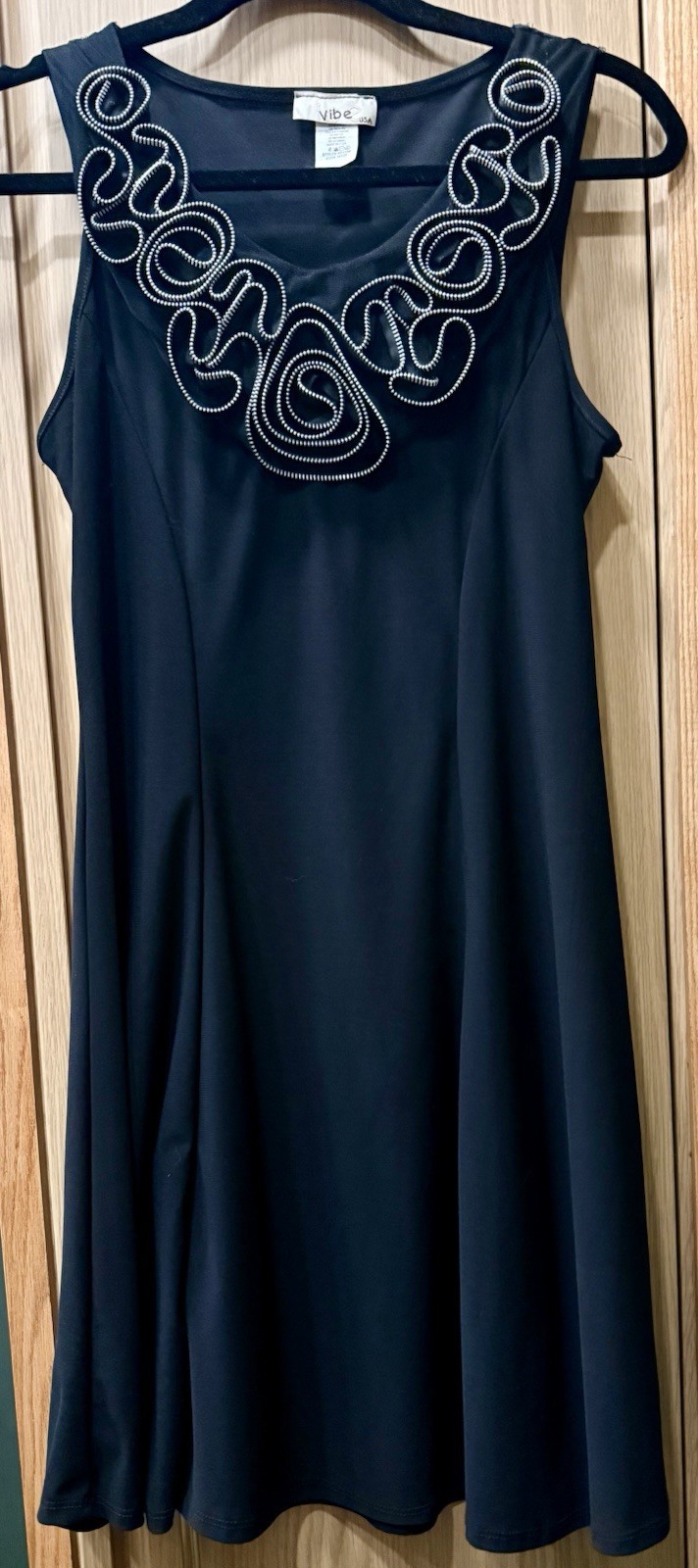 Vibe USA Fit & Flare Dress Size Large Black Dramatic Silver Zipper 3D Flowers
