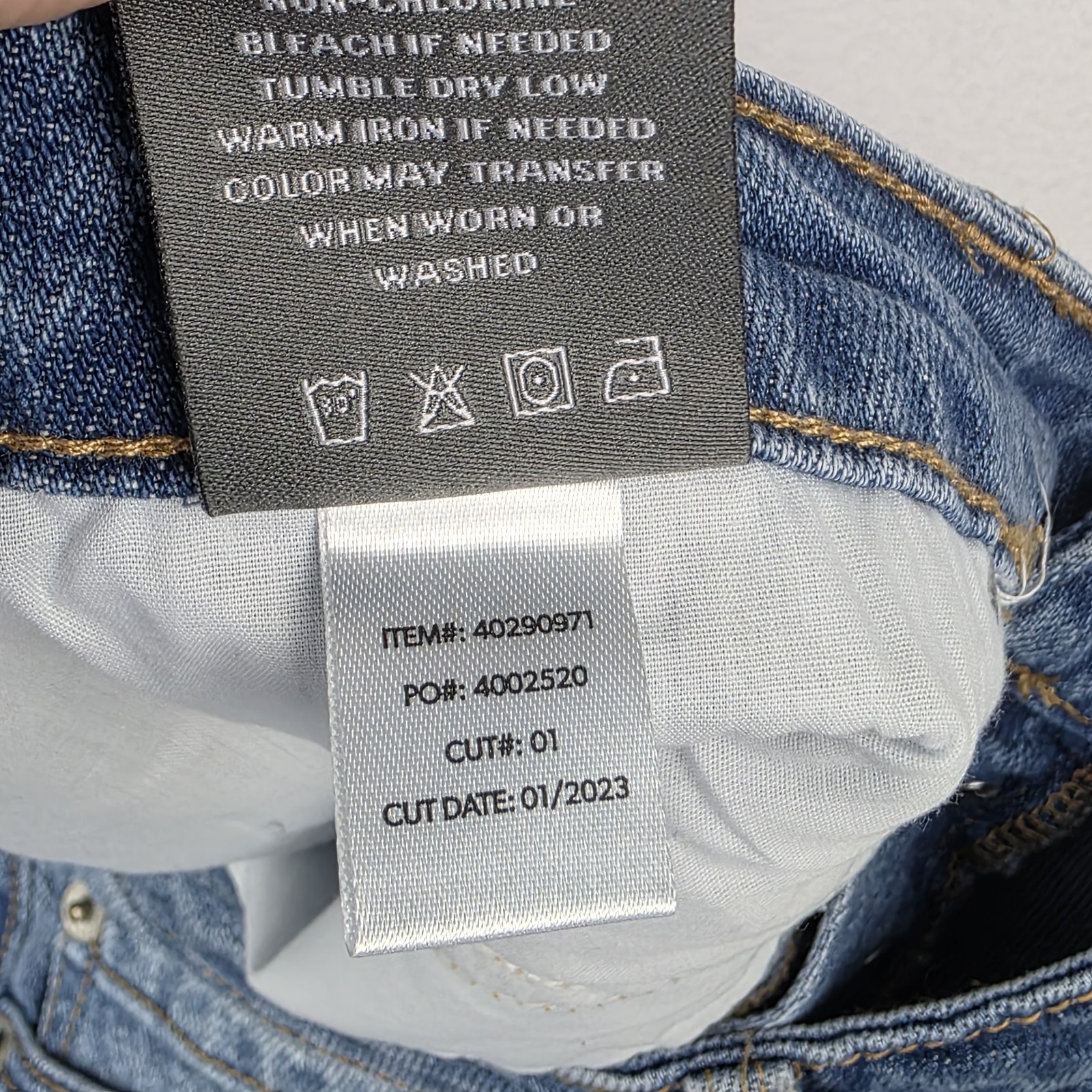 Torrid Shorts Womens Size 18 Relaxed Bermuda Classic Blue Denim Gitty Up Nee