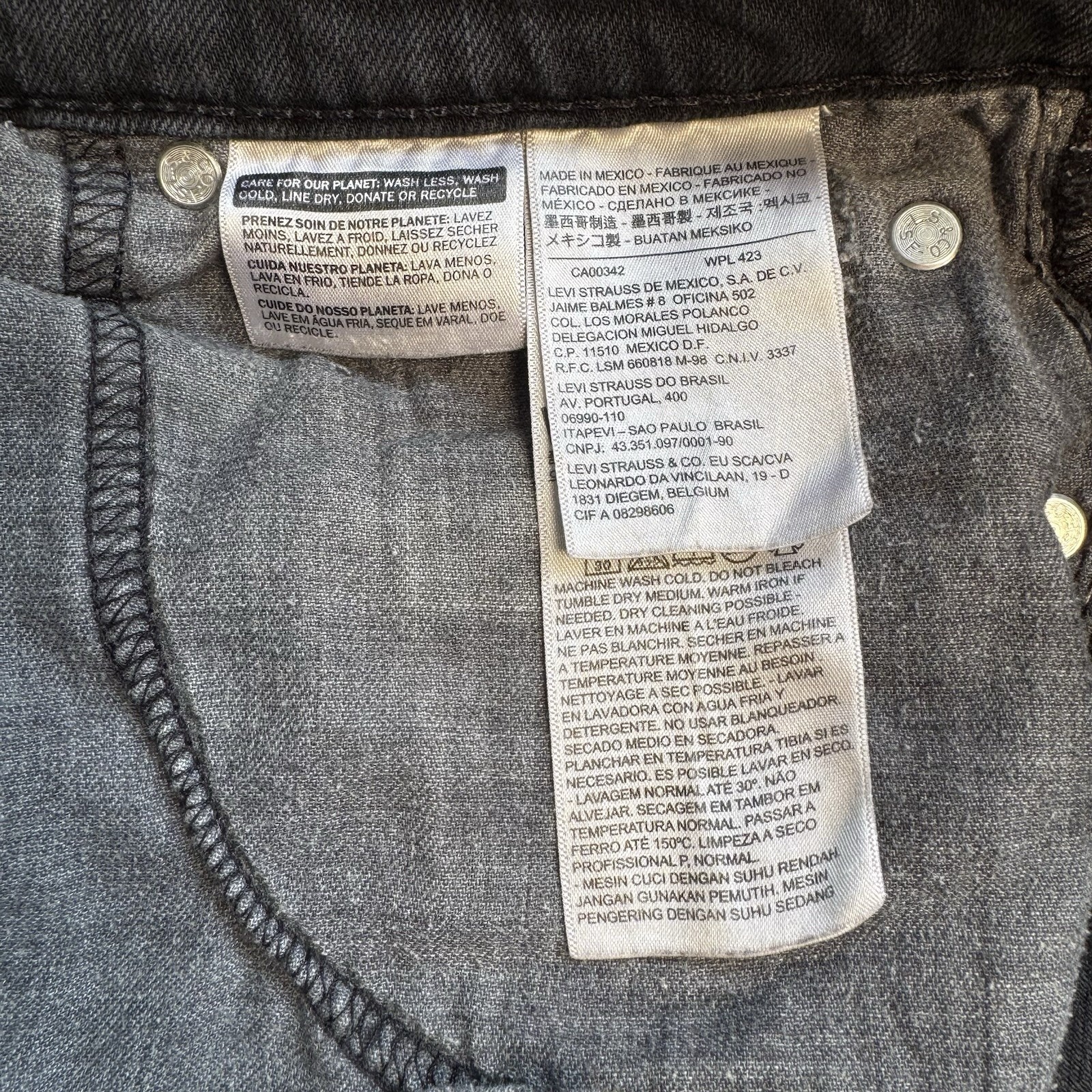 Levi’s 511 Men 30×30 Jeans Black Distressed Paint Splatter Stains Artful Denim