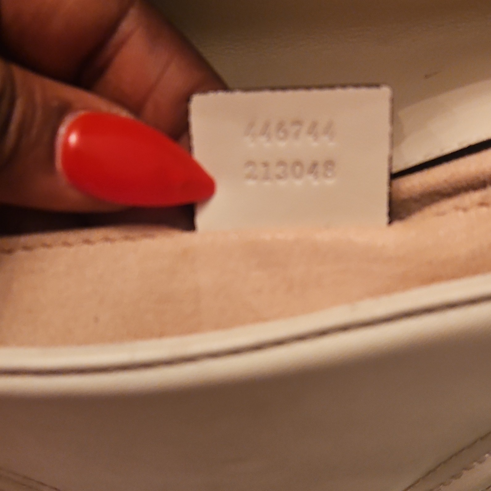 Gucci Mammoth Flap Bag In Ivory Quilted Leather(small)
