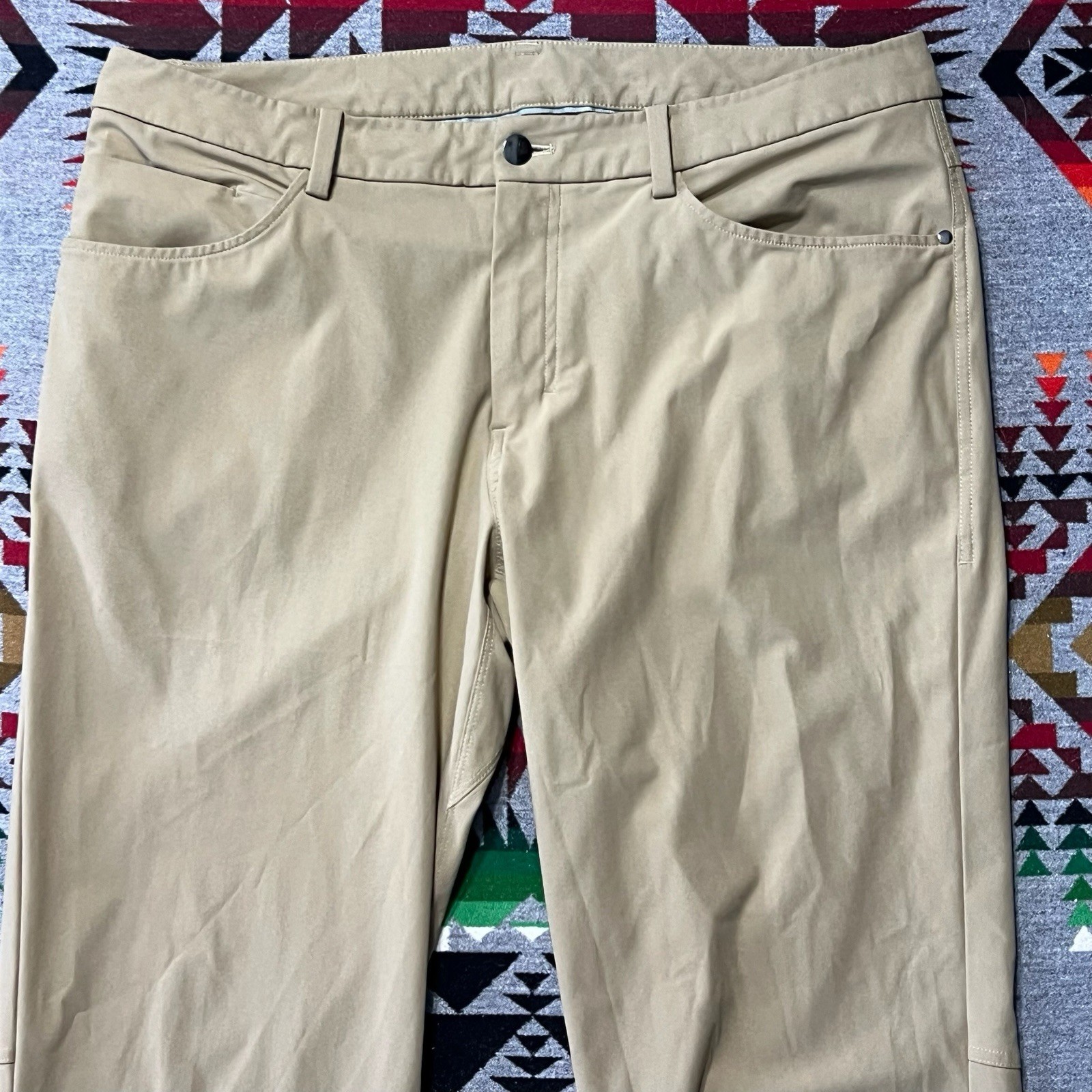 Lululemon ABC Classic Fit Pants Mens 36×31 Beige Khaki Stretch 5 Pocket Chino B2