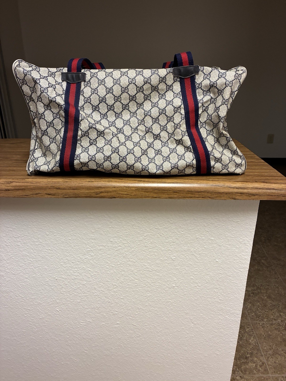 Gucci GG Supreme Weekender Bag ** VERY USED