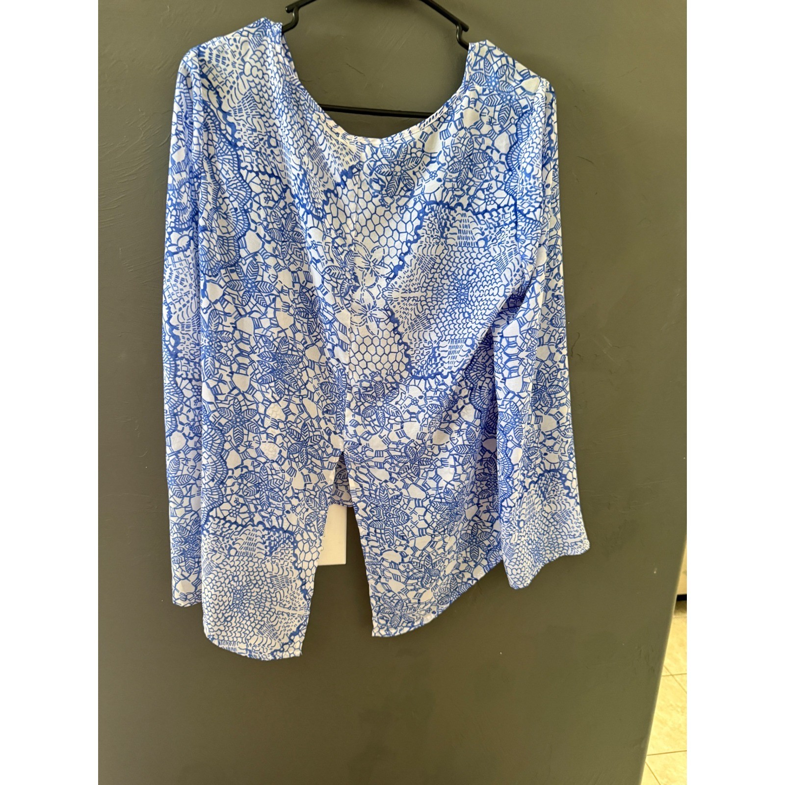 Ambiance Apparel Blue White Geometric Floral Boho Light Weight Blouse Large