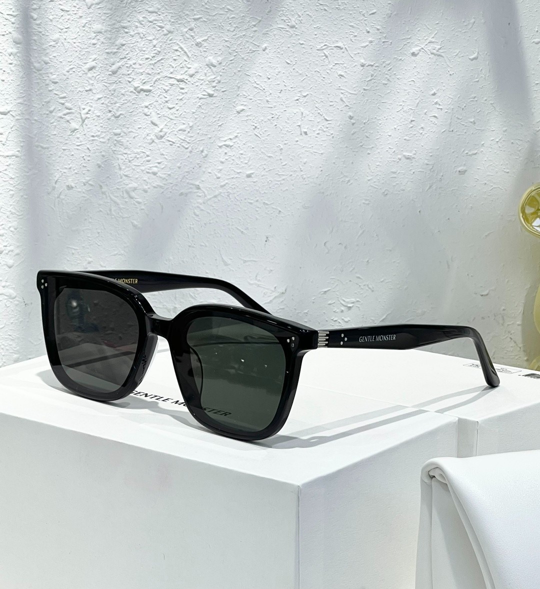 GENTLE MONSTER Unisex Sunglasses MODEL：BY ROW SIZE：62口18-140