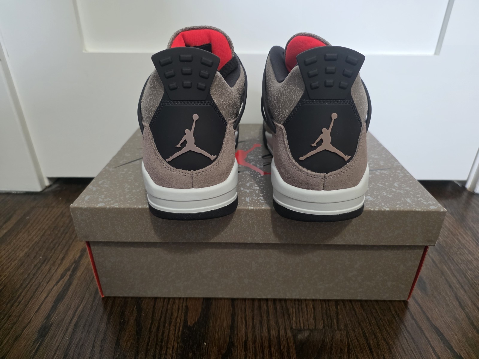 Air Jordan 4 Retro Taupe Haze Size 9.5M / 11W (DB0732-200)