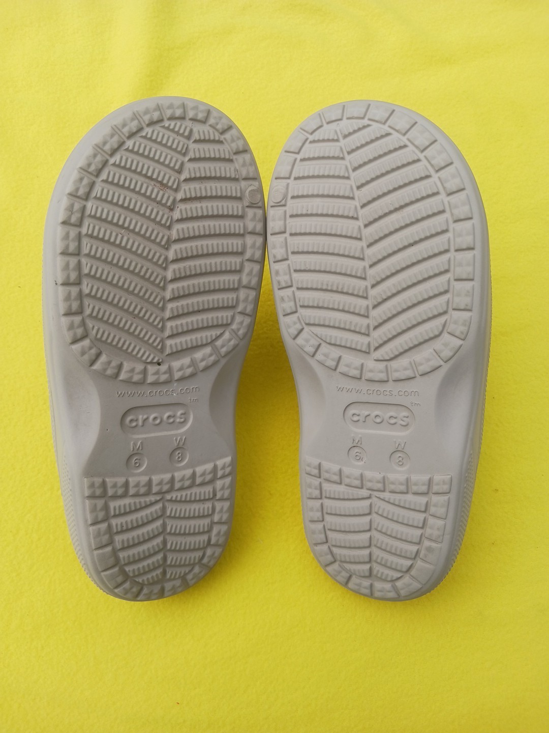 Crocs Unisex Baya Slide Sandal / Shower Shoes M6 W8 Great Condition!