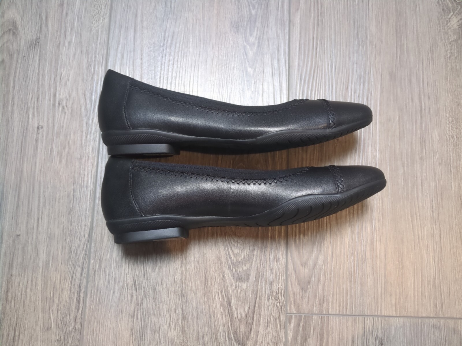 Clarks Collection Sara Bay Black Leather Ballet Flat Shoes Size 8 M New No Box