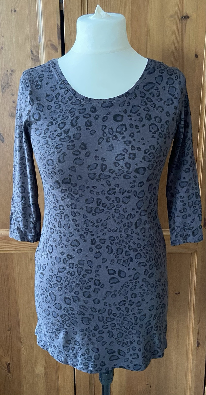 M&S Grey T-Shirt | Charcoal Leopard Print Top | Stretch Jersey | VGC Size 8