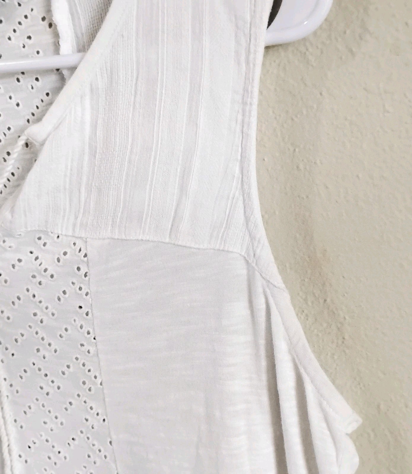 Bob Timberlake Women’s White Cotton Eyelet Top Size M V Neck Tassel Tie India