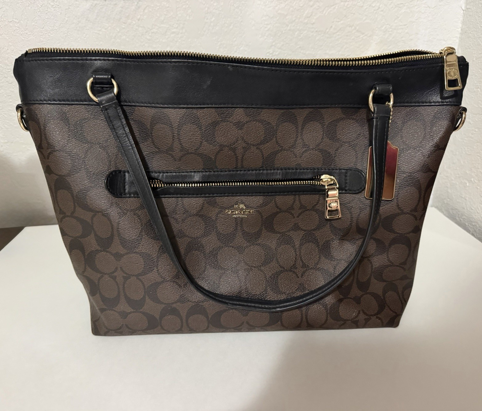 Coach Signature Brown/Black Zip Tote, Gold Hardware, Pockets