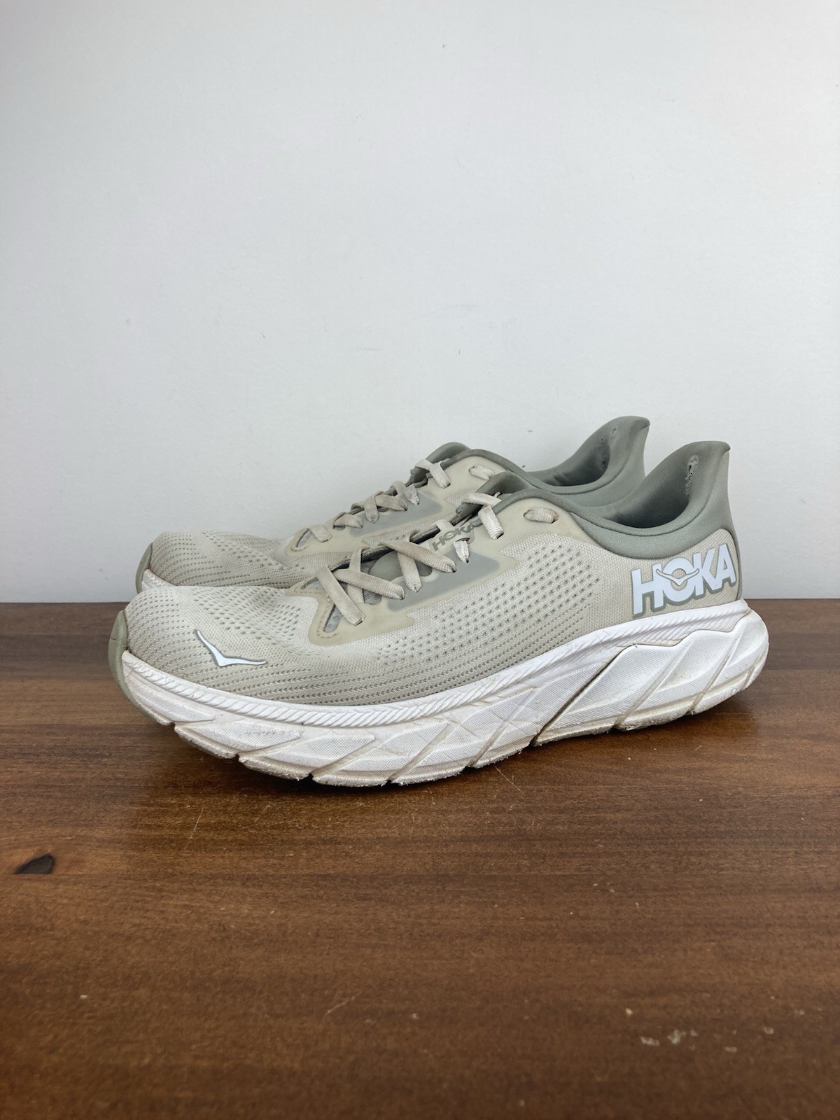 Hoka One One Arahi 7 Oat Milk/Barley Running Sneakers 1147850-OKB Men’s Size 10D