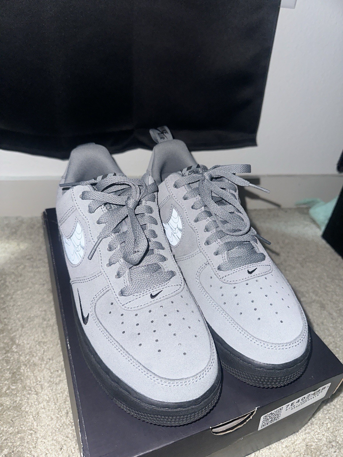 Nike Air Force 1 ’07 LV8 Men’s Low Top Suede Cool Grey/Black Reflective Swoosh
