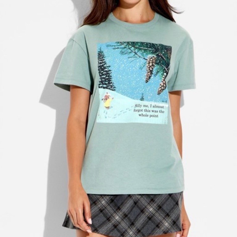 Richard Scarry Busy World Sage Green Winter Graphic T-Shirt Women’s Medium NEW