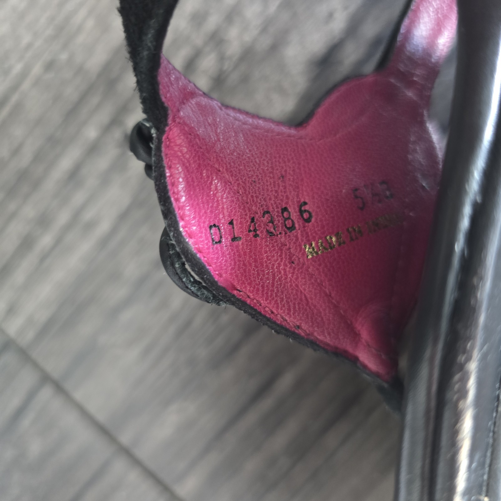 Cole Haan Women’s Black/Pink Heart Bow Leather Slide Sandals 5.5