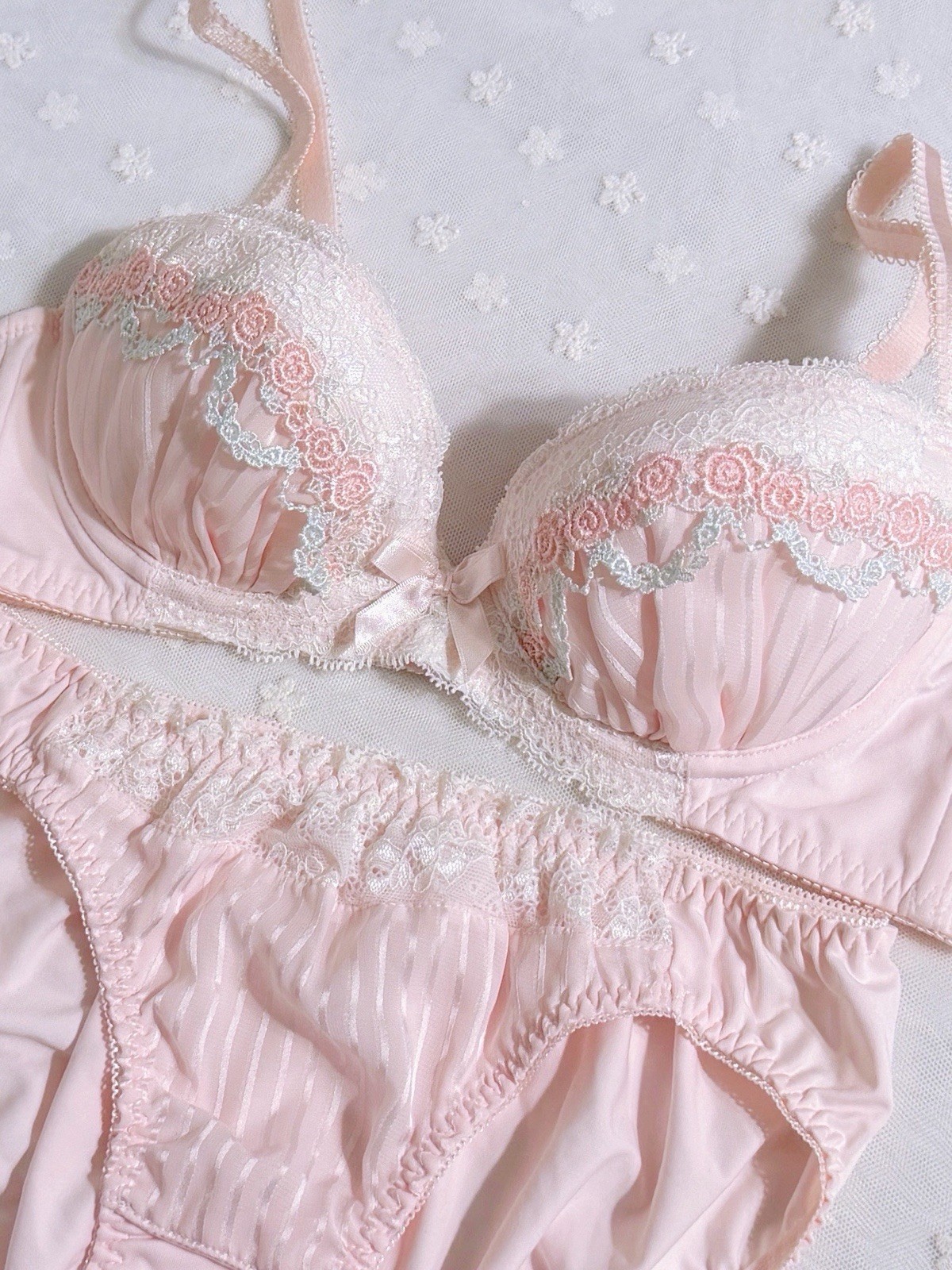 US-34B/JP-C75 Japanese Brand Cute Rose Embroidery Pink Bow Bra and Panty Set