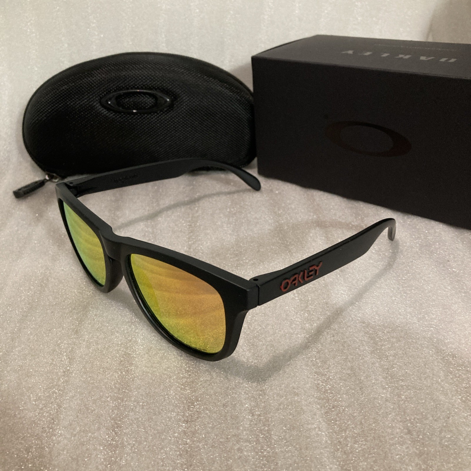 Oakley Frogskins Polarized Sunglasses Prizm Ruby Lens Matte Black Frame New