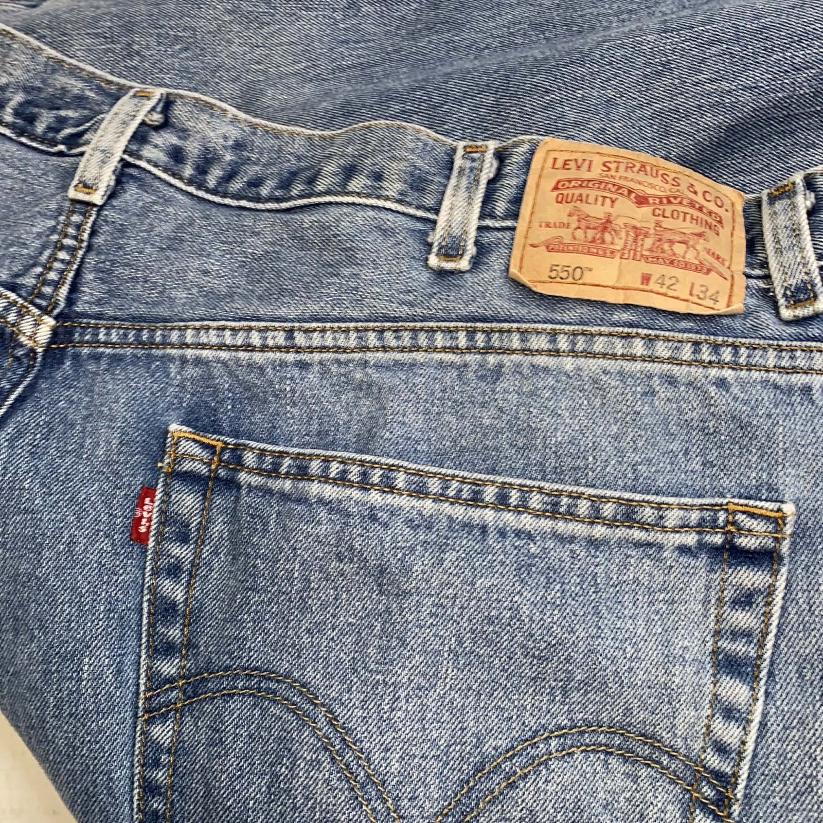 Levi’s 550 Men’s Relaxed Straight Jeans Blue Medium Wash Cotton Denim Zip Y2K