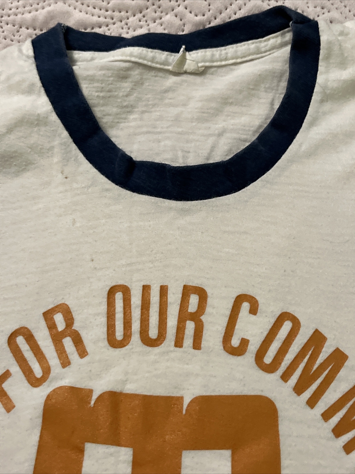 1980’s CARING FOR OUR COMMUNITY MEMORIAL HOSPITAL XL GRAPHIC VT-SHIRT RARE VTG