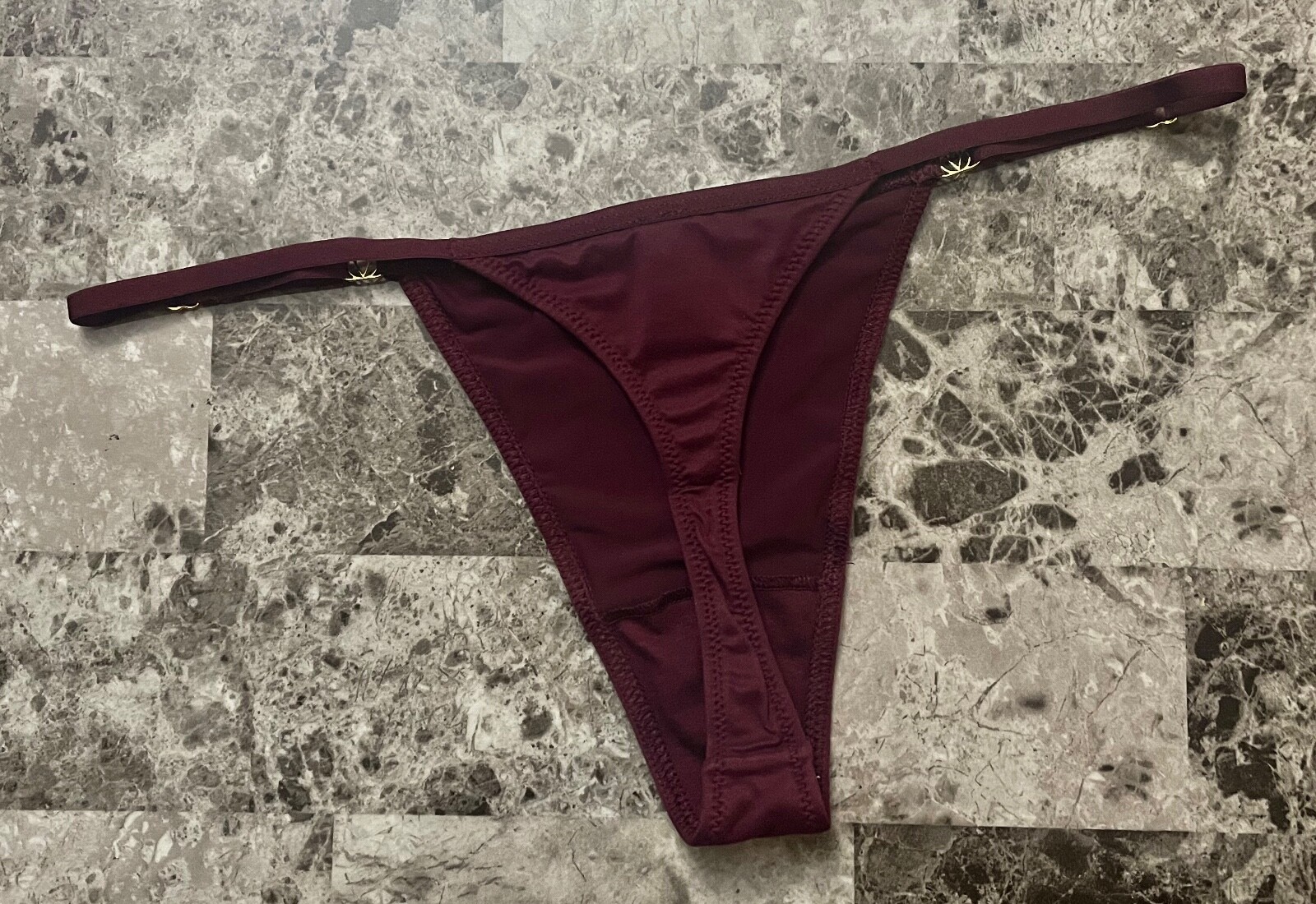 NWT VICTORIA’S SECRET MAROON SOFT SMOOTH GOLD ADJUSTABLE STRAPS THONG PANTIES