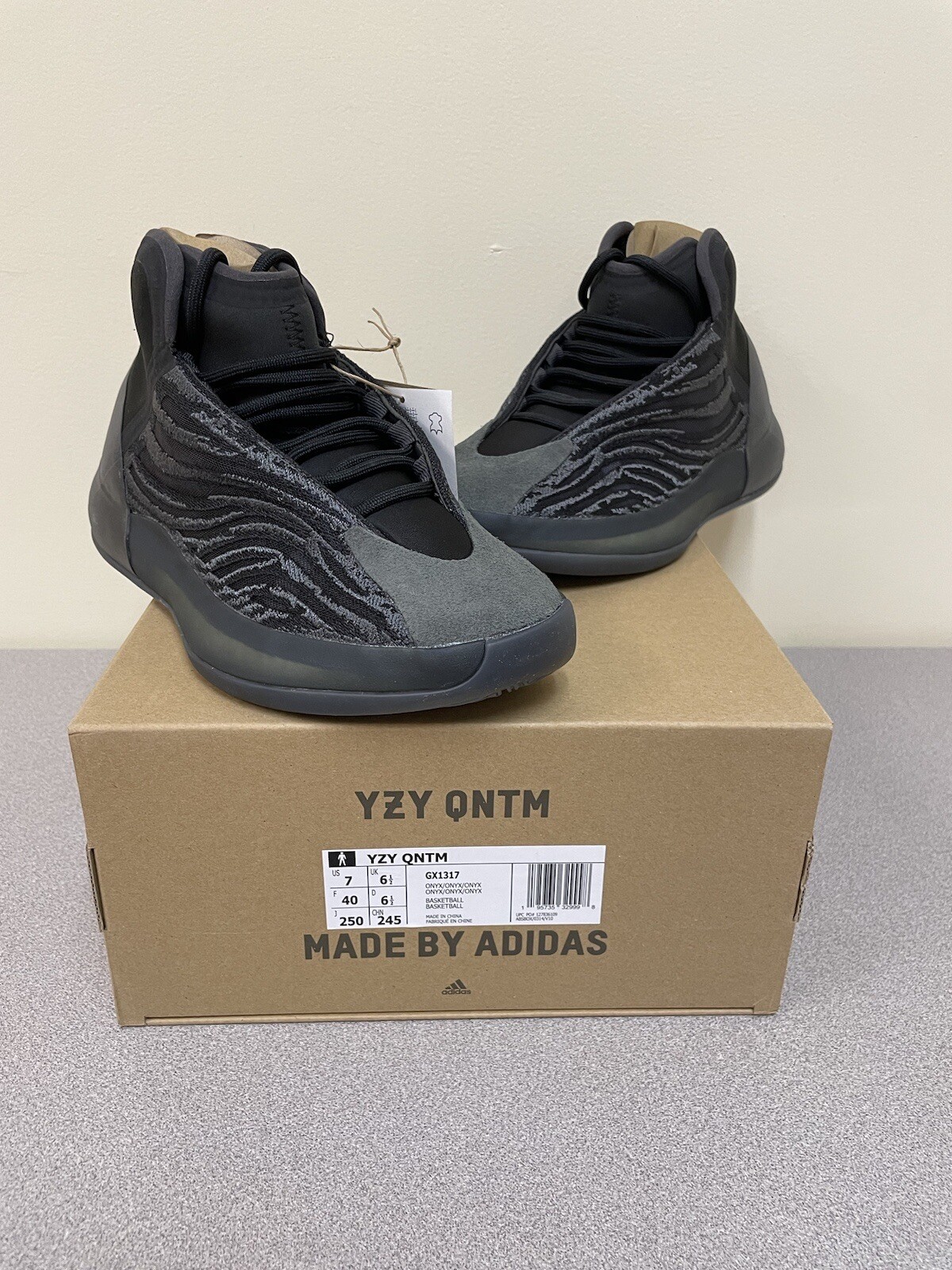 Men’s US Size 7 – adidas Yeezy QNTM Quantum Onyx GX1317 New Authentic