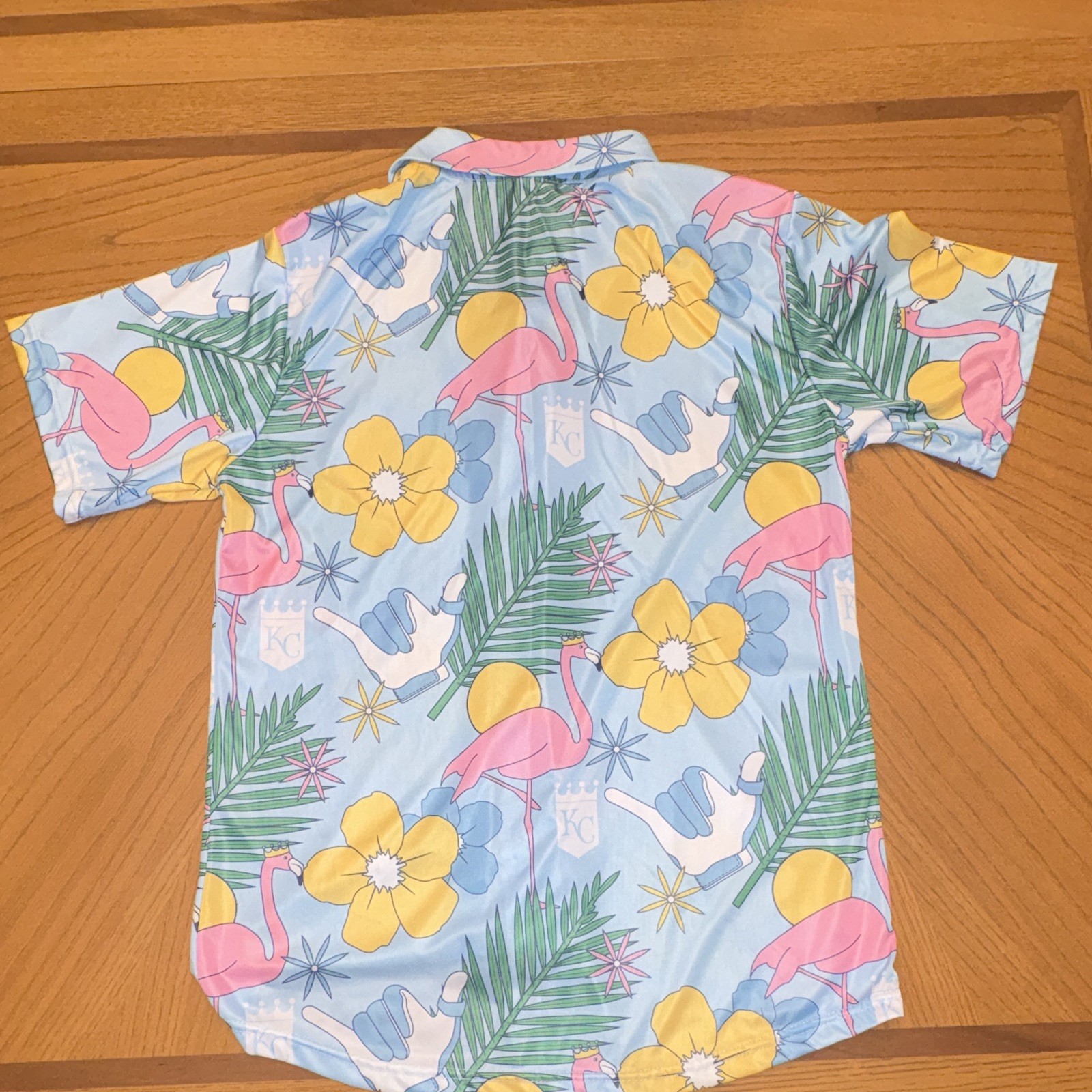 Men’s KC Royals Tropical Graphic Print Flamingo Short Sleeve Button-Up, M