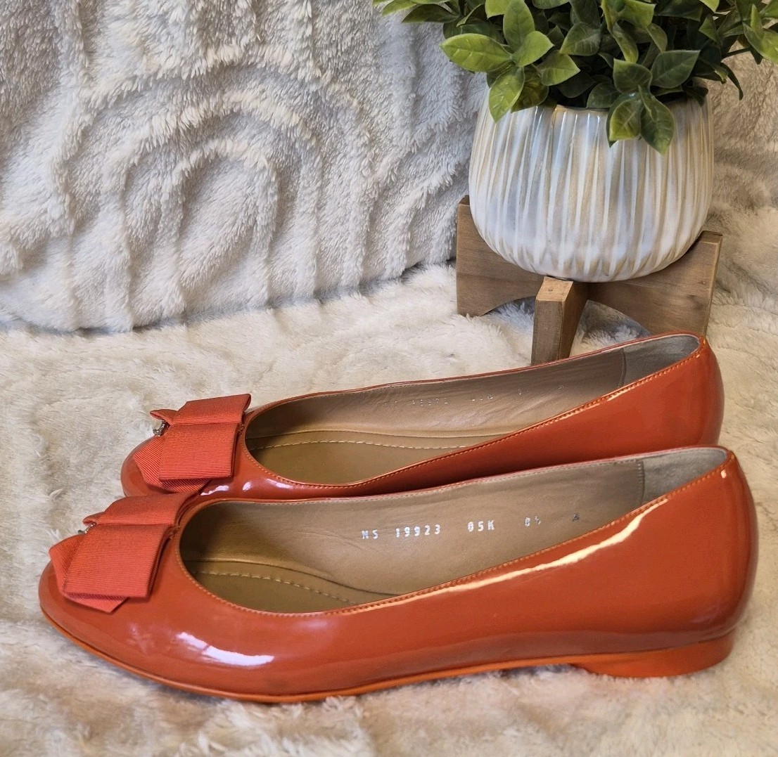 Salvatore Ferragamo My Cherie Ballet Flats Orange Patent Leather Bow Size 8.5 M