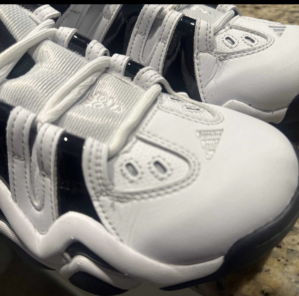 adidas Crazy 8 Retro Leather Basketball White/Black Men sz 10 Kobe Lakers w box