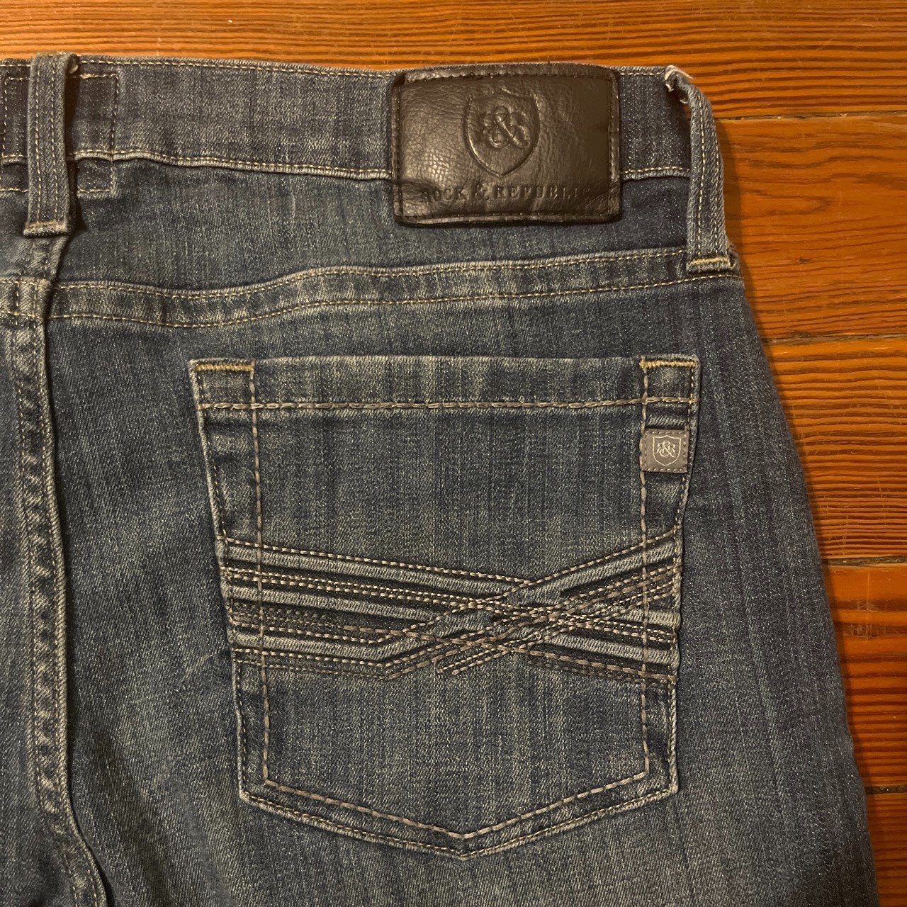 Rock & Republic Jeans Mens 36×32 Straight Leg Dark Wash Blue DenimDistressedFade