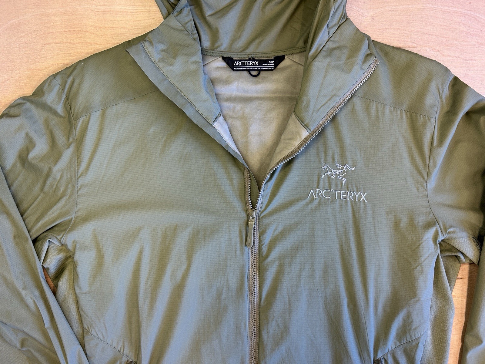 Arc’teryx Atom SL Hoody Jacket Olive Pale Green Men’s Size Small Mint Condition