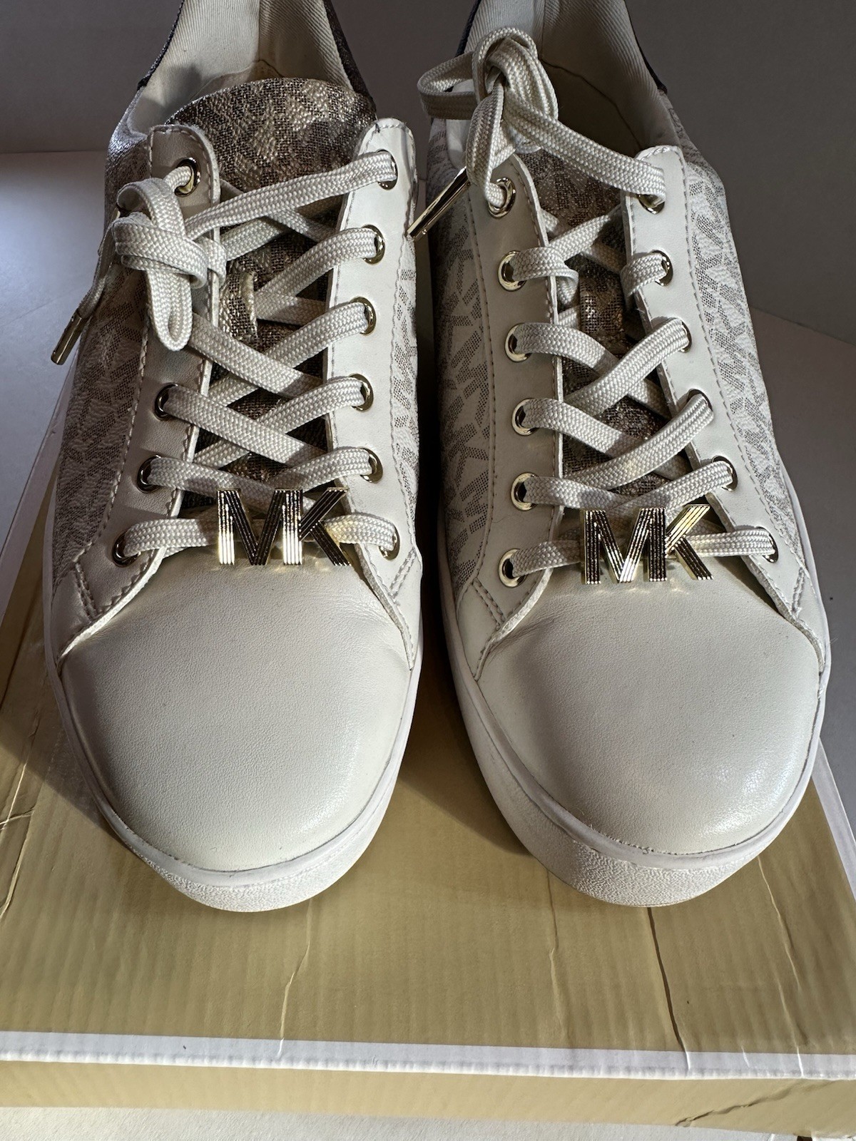 MK Michael Kors Poppy Lace Up Sneakers Vanilla Leather -sz. 9M