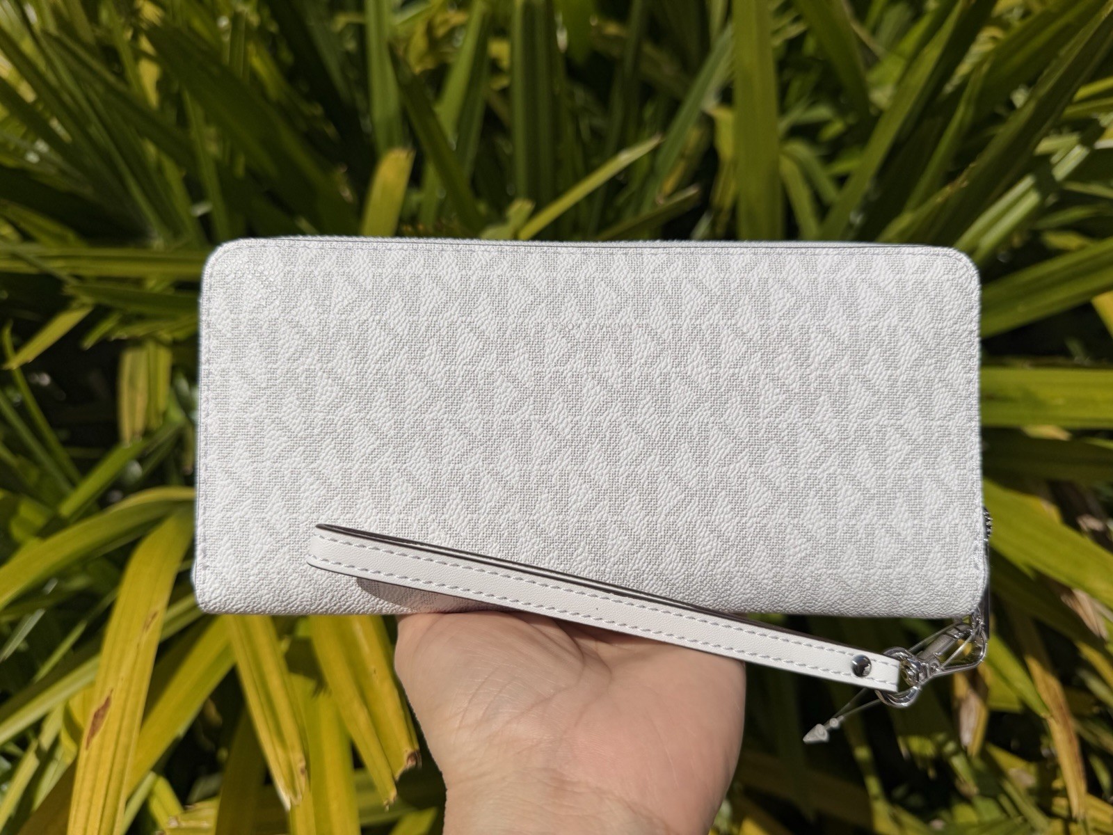 Michael Kors Jet Set Travel Large Continental Wallet MK Optic White