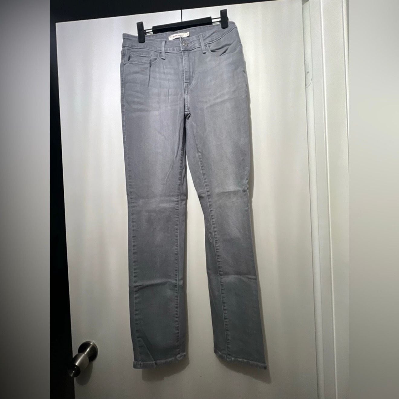 Levi’s Mid Rise Skinny Jeans Juniors Size 28 Gray