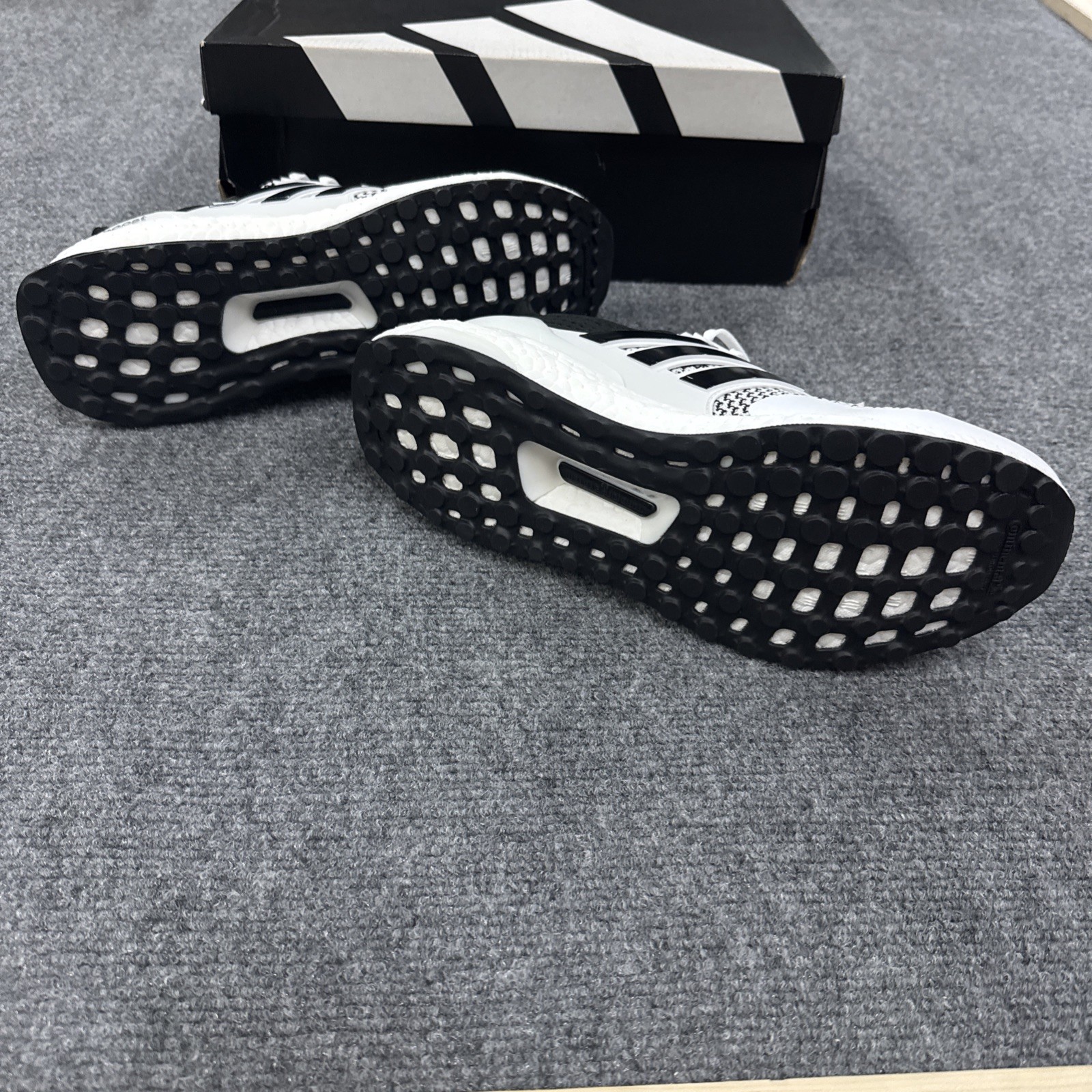 adidas UltraBoost 1.0 ‘Oreo’ IH4924 NWB Sz 8 Men’s Shoes, Sneaker