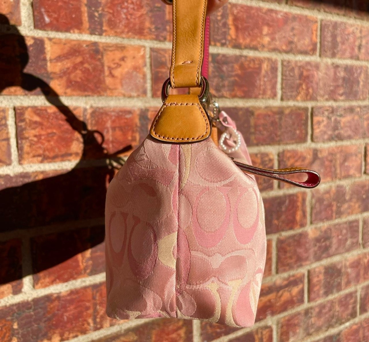 Coach Optic Pink Mini Baguette N° MO4K-6561 10″x5.5″x4.5″
